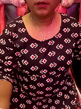 Snapshot of ella_mariya chatting on 11.27.25 ella mariya online show from 11.27.25