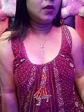 Snapshot of ella_mariya chatting on 11.30.25 ella mariya online show from 11.30.25