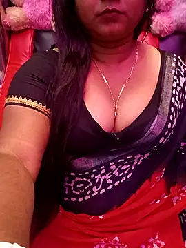 Snapshot of ella_mariya chatting on 02.11.26 ella mariya online show from 02.11.26