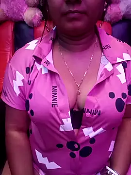 Snapshot of ella_mariya chatting on 02.19.26 ella mariya online show from 02.19.26