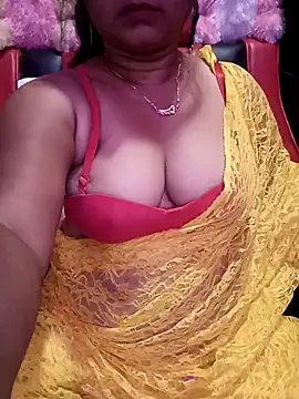 Snapshot of ella_mariya chatting on 04.14.26 ella mariya online show from 04.14.26