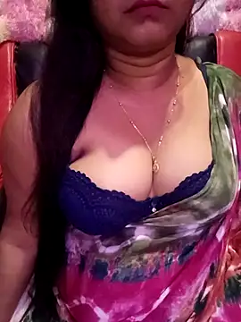 Snapshot of ella_mariya chatting on 04.19.26 ella mariya online show from 04.19.26