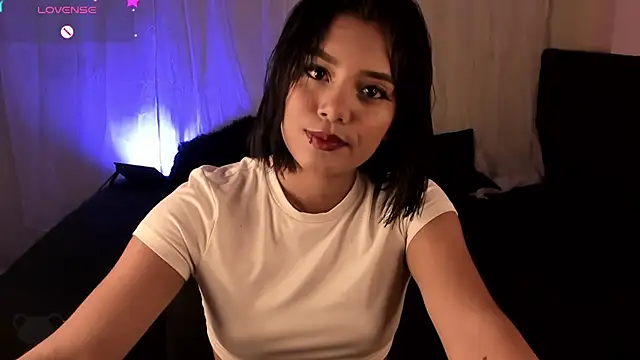 Snapshot of caro03x chatting on 09.23.25 caro03x online show from 09.23.25