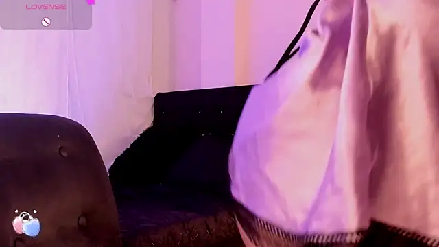 Snapshot of caro03x chatting on 09.25.25 caro03x online show from 09.25.25