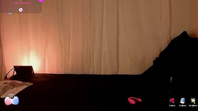 Snapshot of caro03x chatting on 10.17.25 caro03x online show from 10.17.25