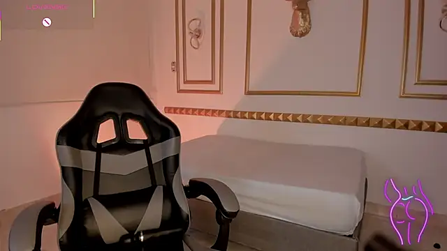 Snapshot of caro03x chatting on 11.21.25 caro03x online show from 11.21.25