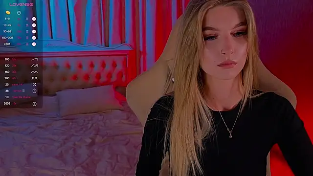 Snapshot of Saillise chatting on 12.08.24 Saillise online show from 12.08.24