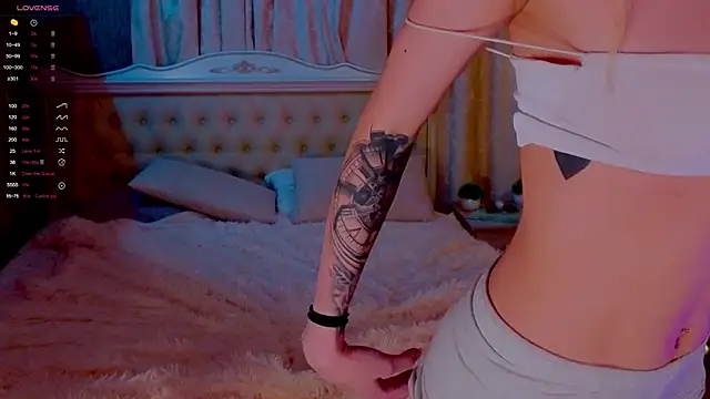 Snapshot of Saillise chatting on 12.22.24 Saillise online show from 12.22.24