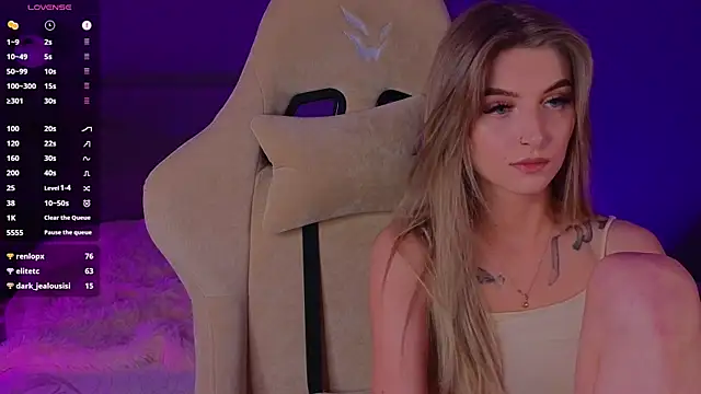 Snapshot of Saillise chatting on 01.22.25 Saillise online show from 01.22.25