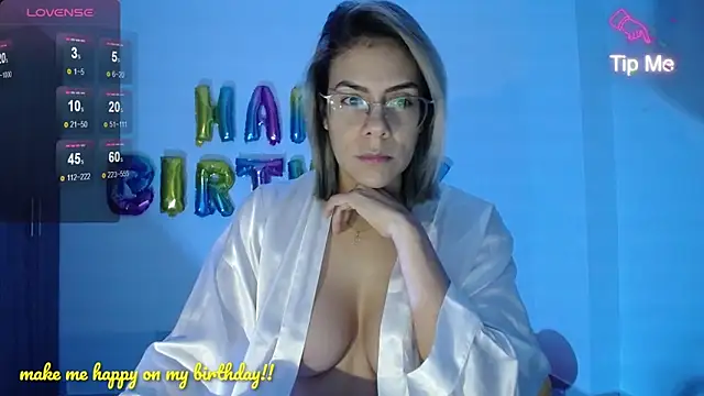 candydowson1 online show from 12.30.24