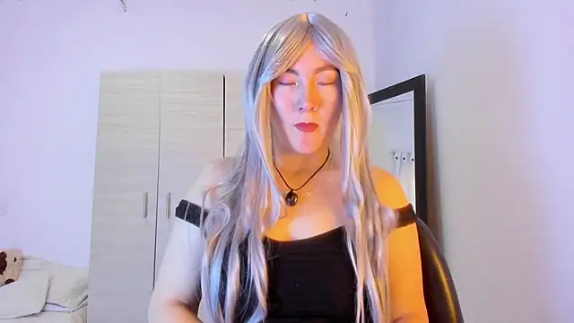 Elle Lee  online show from 02.01.26