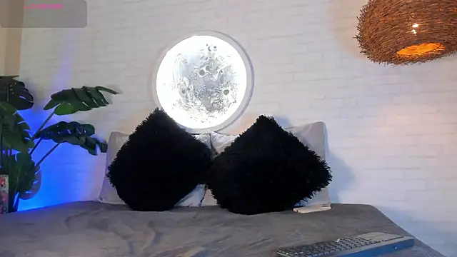 Snapshot of Elise_Diamond chatting on 03.12.25 Elise Diamond online show from 03.12.25