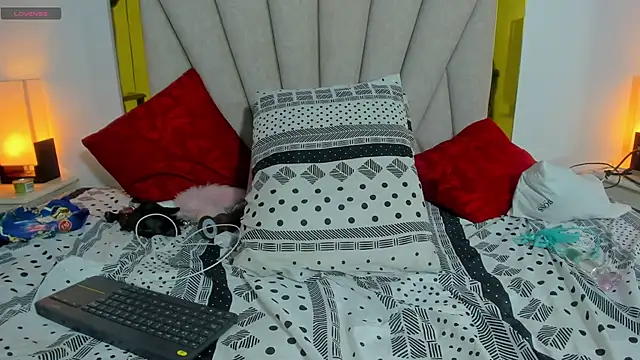 vahiolet fuentes online show from 12.19.24