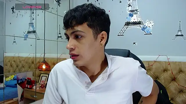 Snapshot of SkinnyBoy_ chatting on 01.15.25 SkinnyBoy online show from 01.15.25