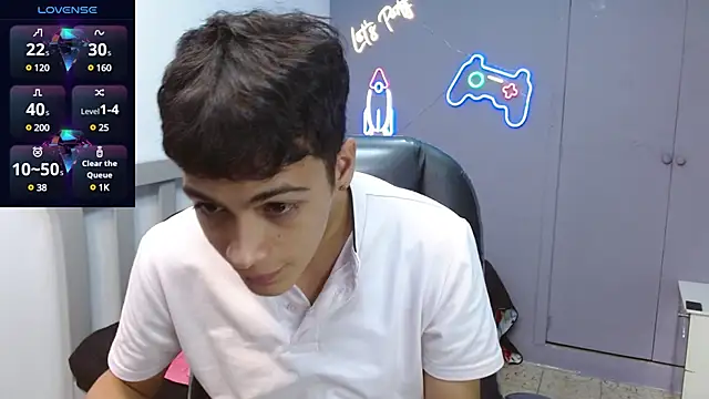 Snapshot of SkinnyBoy_ chatting on 01.21.25 SkinnyBoy online show from 01.21.25