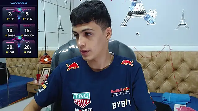 Snapshot of SkinnyBoy_ chatting on 01.25.25 SkinnyBoy online show from 01.25.25