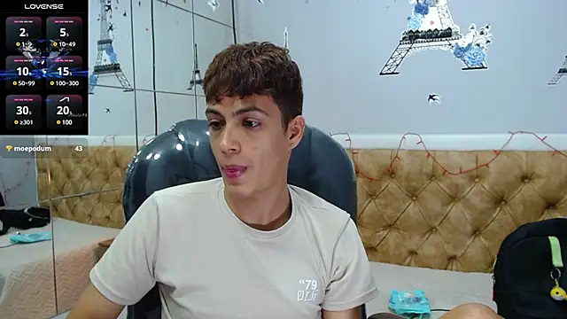 Snapshot of SkinnyBoy_ chatting on 02.13.25 SkinnyBoy online show from 02.13.25