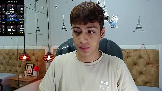 Snapshot of SkinnyBoy_ chatting on 02.22.25 SkinnyBoy online show from 02.22.25