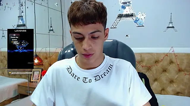 Snapshot of SkinnyBoy_ chatting on 03.11.25 SkinnyBoy online show from 03.11.25