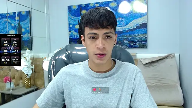 Snapshot of SkinnyBoy_ chatting on 09.24.25 SkinnyBoy online show from 09.24.25