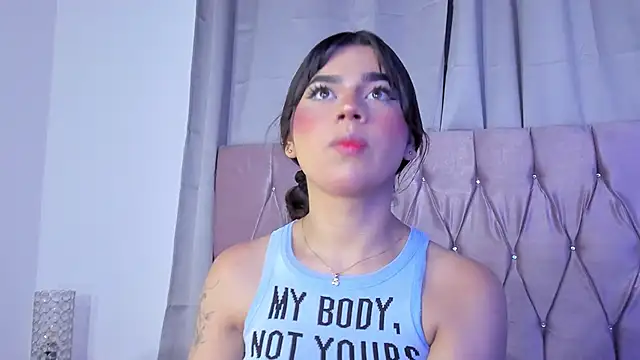 Snapshot of Ashley_piinkk_ chatting on 02.25.25 Ashley piinkk online show from 02.25.25