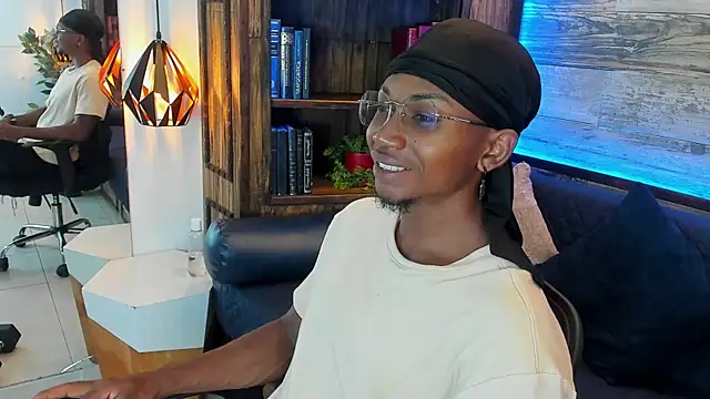 Snapshot of JamalMyst chatting on 03.08.25 JamalMyst online show from 03.08.25