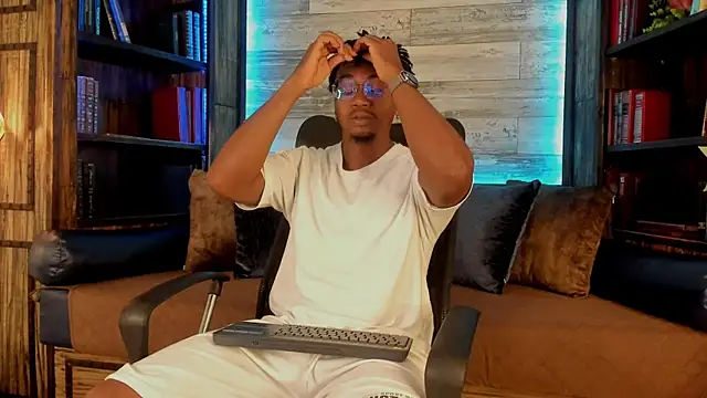 Snapshot of JamalMyst chatting on 09.17.25 JamalMyst online show from 09.17.25