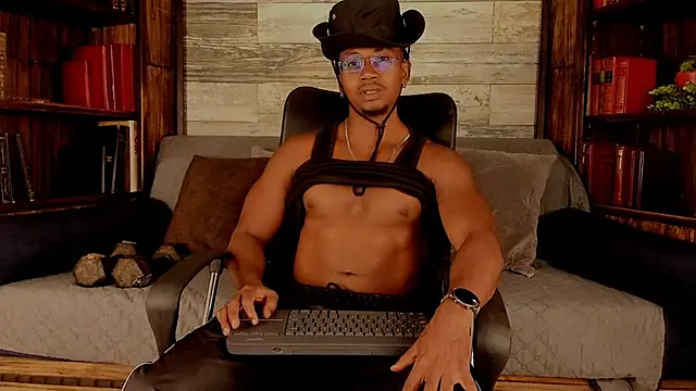 Snapshot of JamalMyst chatting on 11.21.25 JamalMyst online show from 11.21.25