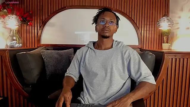 Snapshot of JamalMyst chatting on 11.26.25 JamalMyst online show from 11.26.25