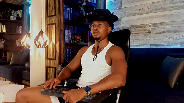 Snapshot of JamalMyst chatting on 12.04.25 JamalMyst online show from 12.04.25