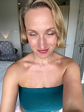 UmaTruewoman online show from 04.28.26
