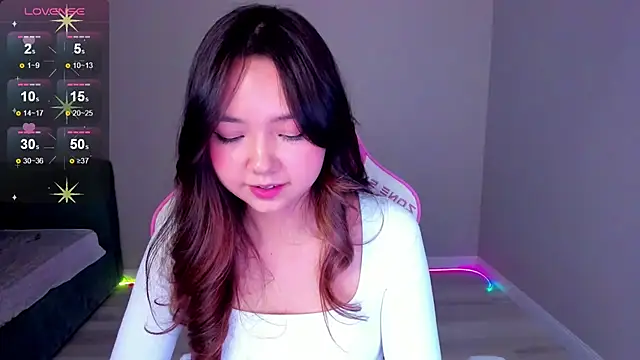 Fluffy Rose online show from 11.08.25