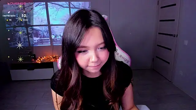 Fluffy Rose online show from 11.20.25