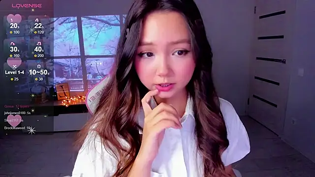 Fluffy Rose online show from 12.02.25