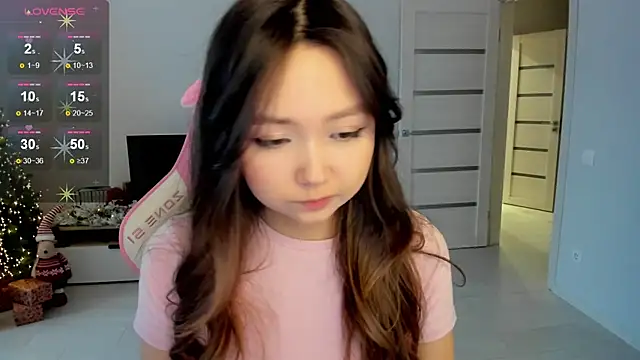 Fluffy Rose online show from 12.16.25