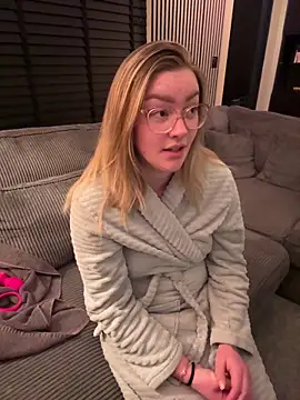 xX HotCouple Xx online show from 12.16.25