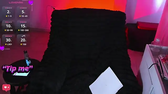 bonnie moon  online show from 10.24.25