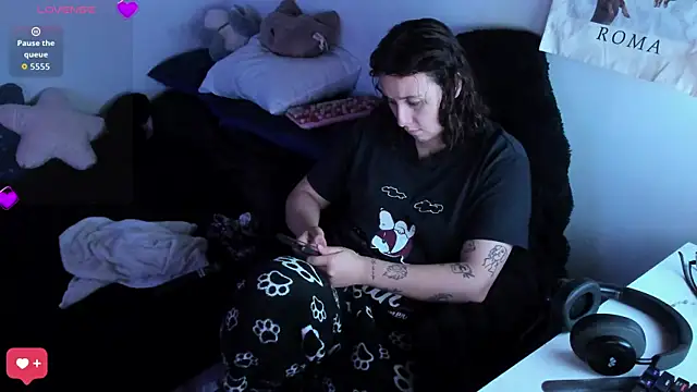 bonnie moon  online show from 04.25.26