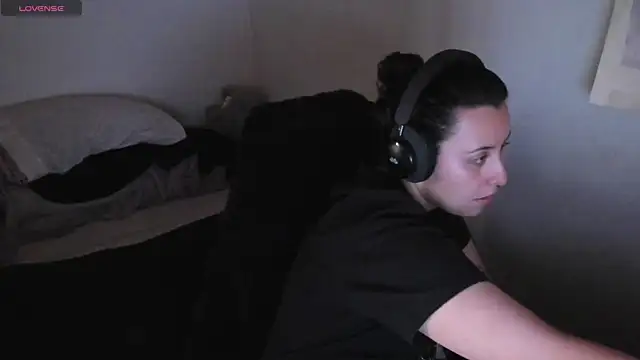 bonnie moon  online show from 05.09.26
