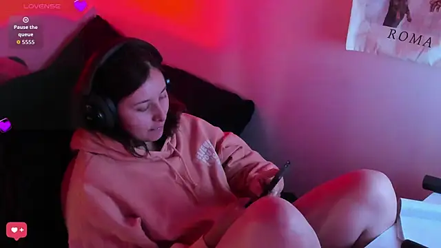 bonnie moon  online show from 06.06.26