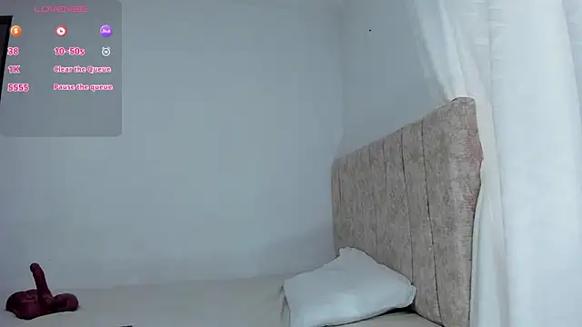 lizziemontana2 online show from 07.18.26