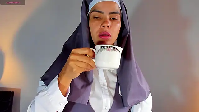 ClaraMariaMon online show from 02.22.25