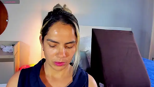 ClaraMariaMon online show from 03.16.25