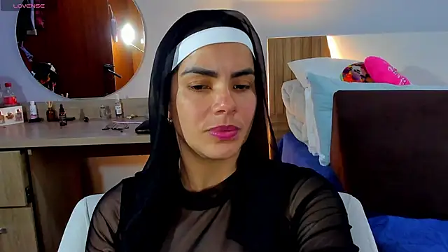 ClaraMariaMon online show from 03.18.25