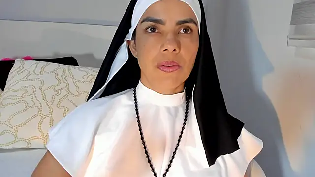 ClaraMariaMon online show from 07.20.26