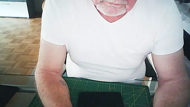 Snapshot of MrBob60 chatting on 06.19.26 MrBob60 online show from 06.19.26