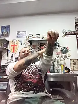 Snapshot of TattooedDick92 chatting on 12.05.25 TattooedDick92 online show from 12.05.25