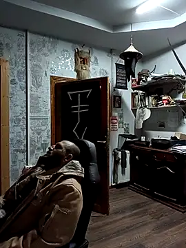 Snapshot of TattooedDick92 chatting on 12.20.25 TattooedDick92 online show from 12.20.25