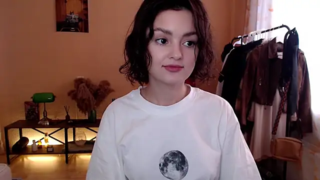 Snapshot of CuteRuby99 chatting on 10.12.25 CuteRuby99 online show from 10.12.25