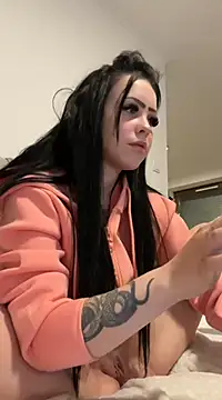 Snapshot of Highschoolpussy chatting on 02.15.25 Highschoolpussy online show from 02.15.25